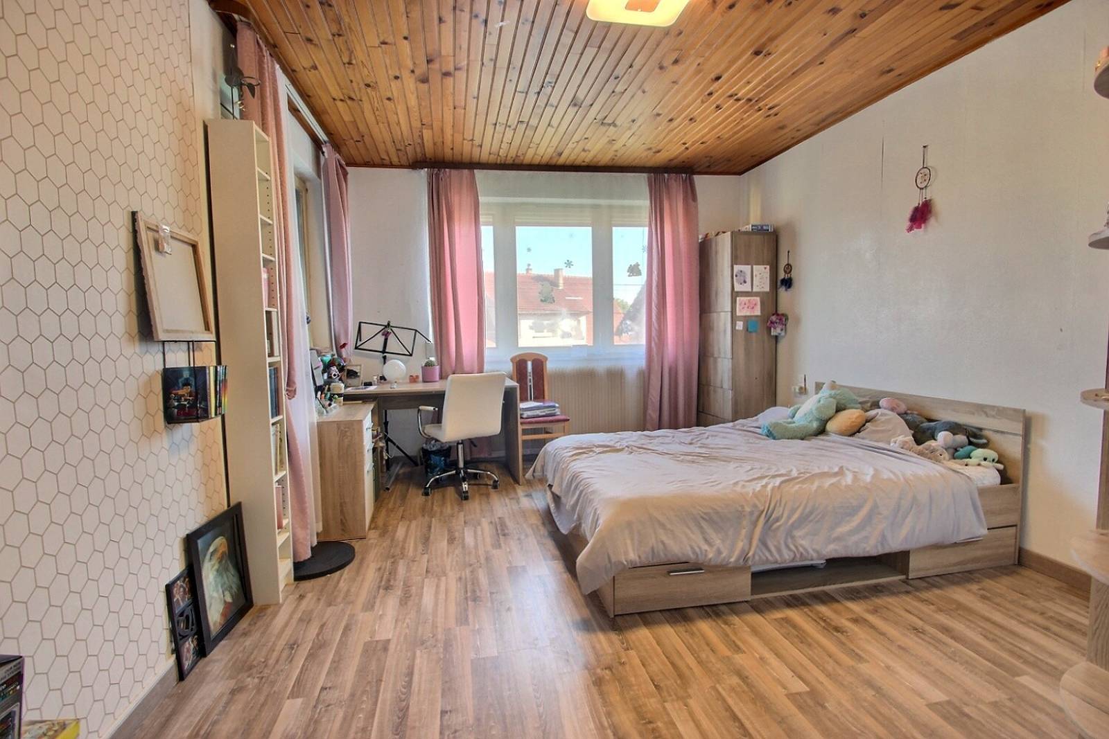 A vendre, maison de 166 m², 7 pièces, 4 chambres avec dépendance à OBERHOFFEN