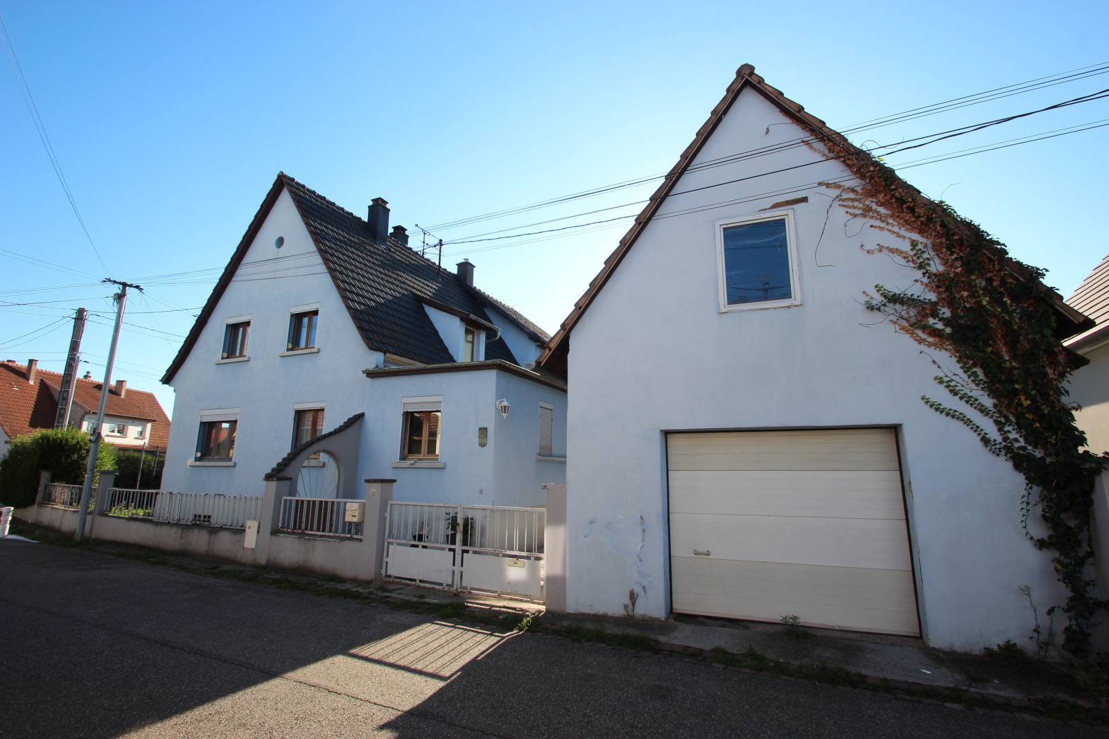 A vendre, maison de 166 m², 7 pièces, 4 chambres avec dépendance à OBERHOFFEN