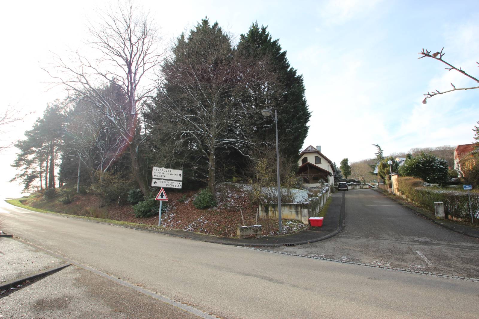 A vendre, terrain constructible de 9 ares sur les hauteurs de Rott.