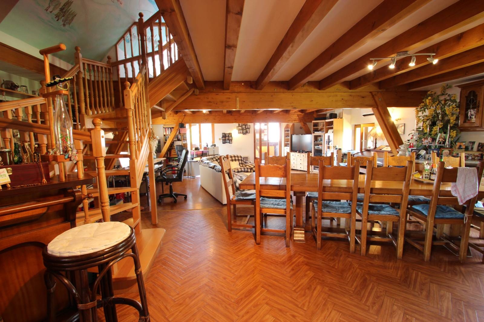 Ensemble immobilier comprenant un restaurant/bar et un appartement à FORSTFELD