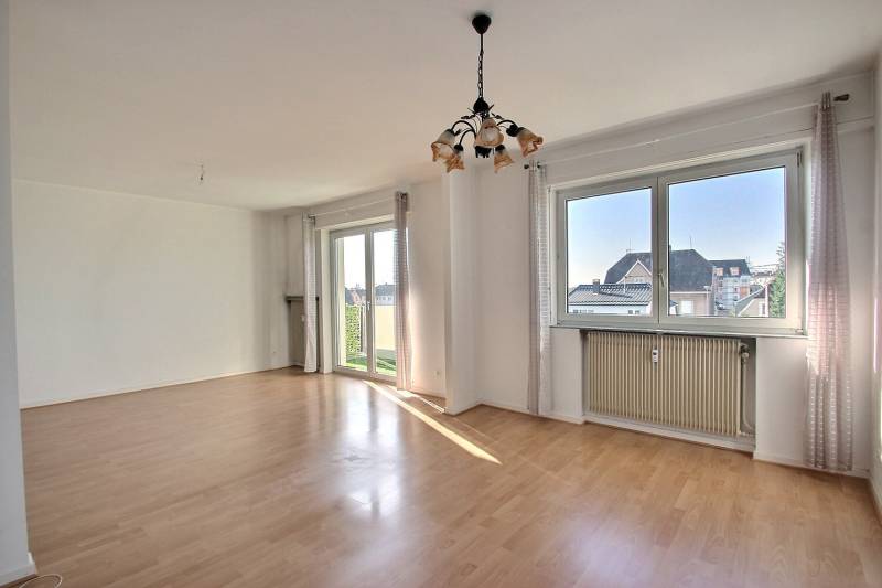 A vendre bel appartement de 3 pièces avec terrasse parking garage et cave au centre de Haguenau