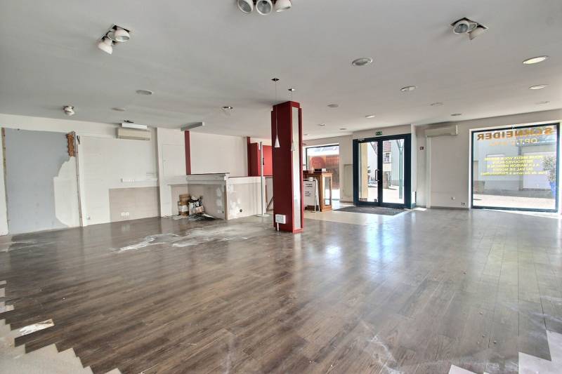 Pour investisseurs local professionnel à vendre sur Pfaffenhoffen en centre ville 97 m² avec sous sol et stockage