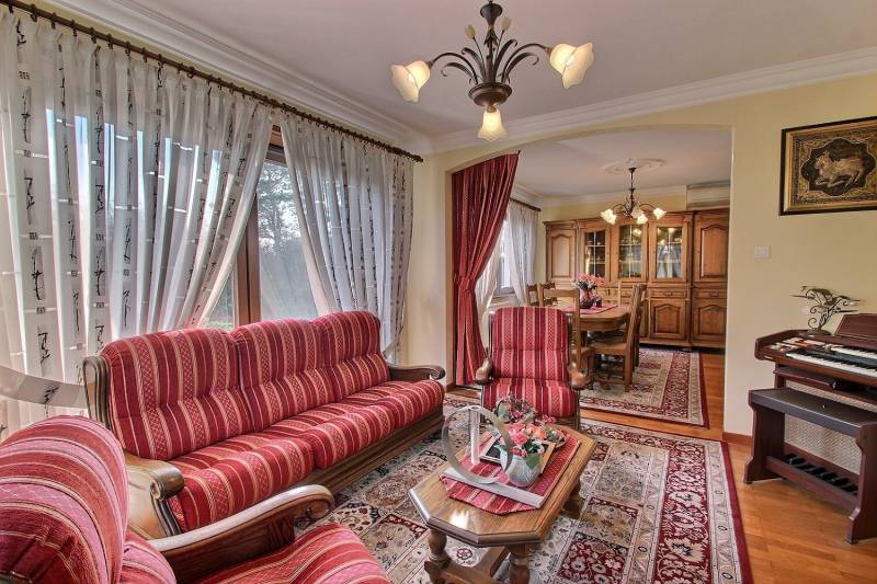 A vendre, maison de 146 m² comprenant 8 pièces, 4 chambres sur un terrain de 6,38 ares sur KALTENHOUSE