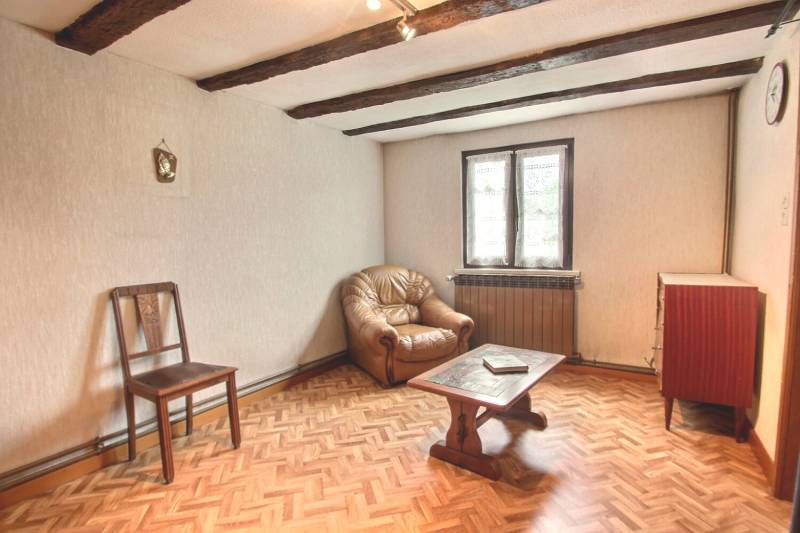 Maison à vendre de 4 pièces et une superficie de 85 m² à rénover  sur Preuschdorf