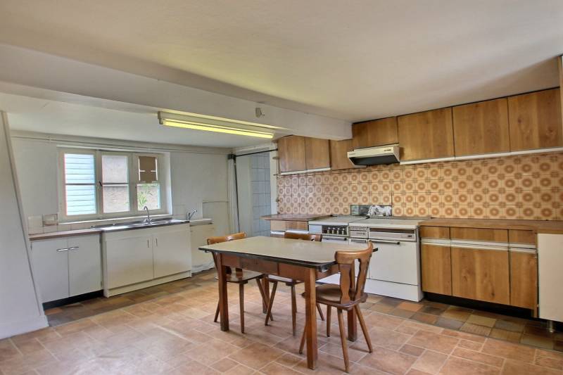 A vendre, ensemble de deux maisons de 230 m² comprenant 9 pièces, 7 chambres sur 7,23 ares à FORT-LOUIS
