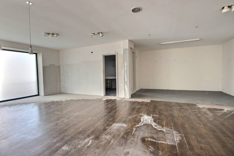 Pour investisseurs local professionnel à vendre sur Pfaffenhoffen en centre ville 97 m² avec sous sol et stockage