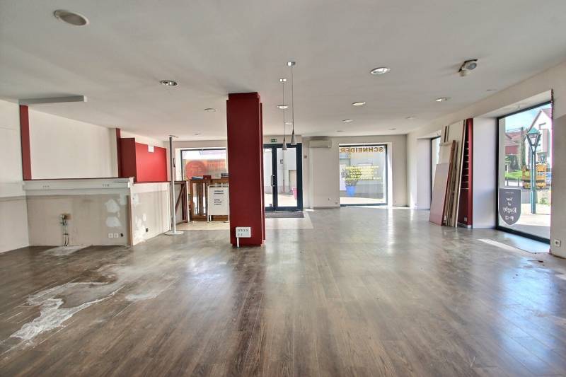 Pour investisseurs local professionnel à vendre sur Pfaffenhoffen en centre ville 97 m² avec sous sol et stockage