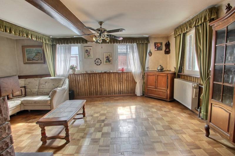 A vendre, maison de village de 95 m² comprenant 4 pièces, 3 chambres sur 2,27 ares avec dépendances à OHLUNGEN