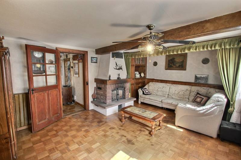 A vendre, maison de village de 95 m² comprenant 4 pièces, 3 chambres sur 2,27 ares avec dépendances à OHLUNGEN