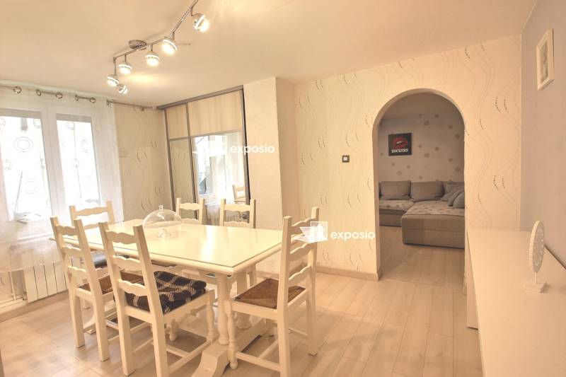 A vendre, maison 3/4 pièces de 107 m² situé au centre ville de Reichtett