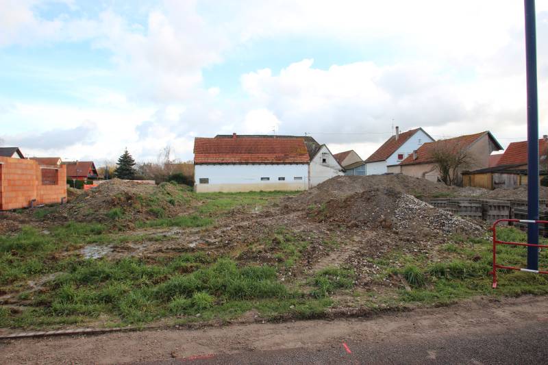 A vendre, terrain constructible de 4,75 ares situé au coeur du valle ge de Fort Louis
