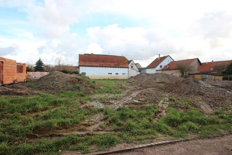 A vendre, terrain constructible de 4,75 ares situé au coeur du valle ge de Fort Louis