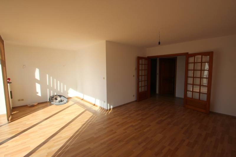 A louer dans votre agence immobilière appartement de 3 pièces avec 2 chambres et un garage à Haguenau