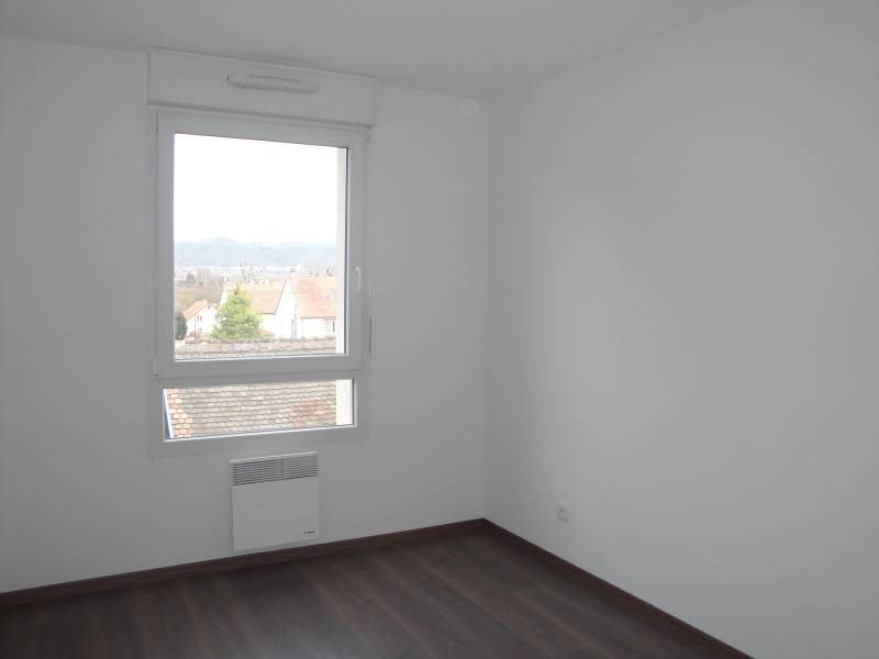 A louer appartement de 3 pièces avec 2 chambres et une superficie de 82 m² avec notre agence immobilière sur Saverne