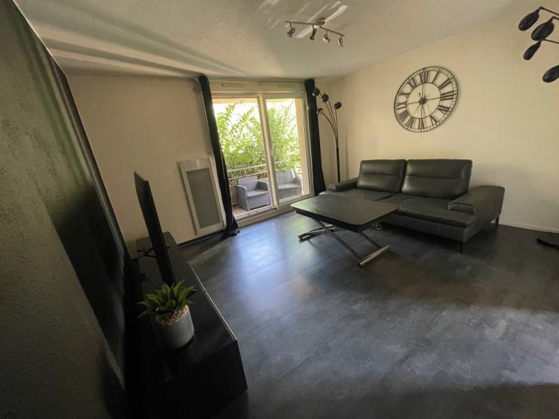 A vendre bel appartement de 2 pièces et de 40 m²  proche du centre de Saverne  avec garage