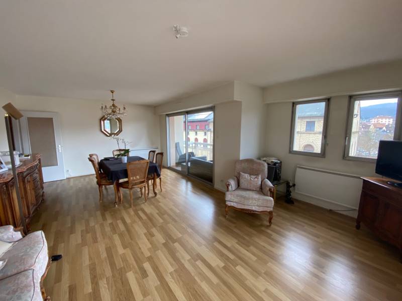 A louer dans notre agence immobilière cet appartement de 3 pièces avec 2 chambres et une superficie de  90m² à Saverne