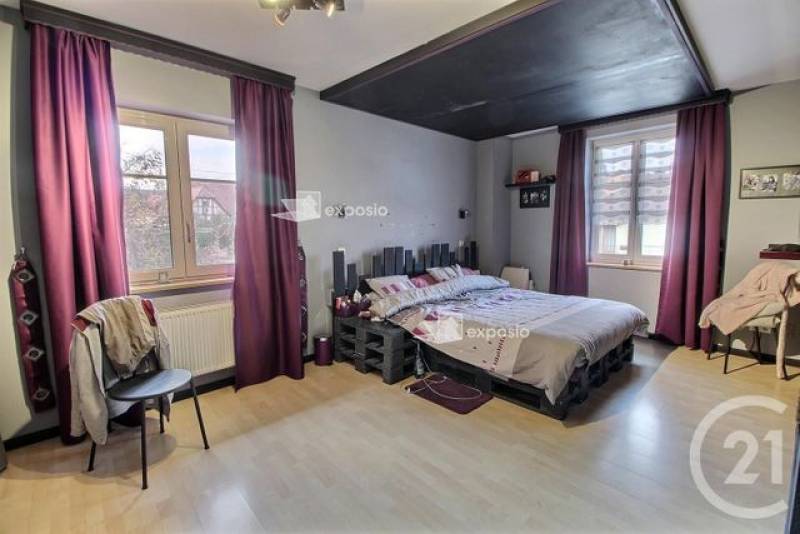 A vendre maison de  5 pièces avec 3 chambres et une superficie de 140 m²  à REUTENBOURG