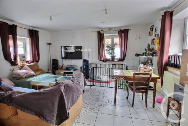 A vendre maison de  5 pièces avec 3 chambres et une superficie de 140 m²  à REUTENBOURG