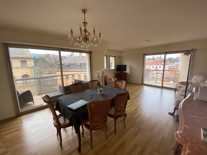 A louer dans notre agence immobilière cet appartement de 3 pièces avec 2 chambres et une superficie de  90m² à Saverne