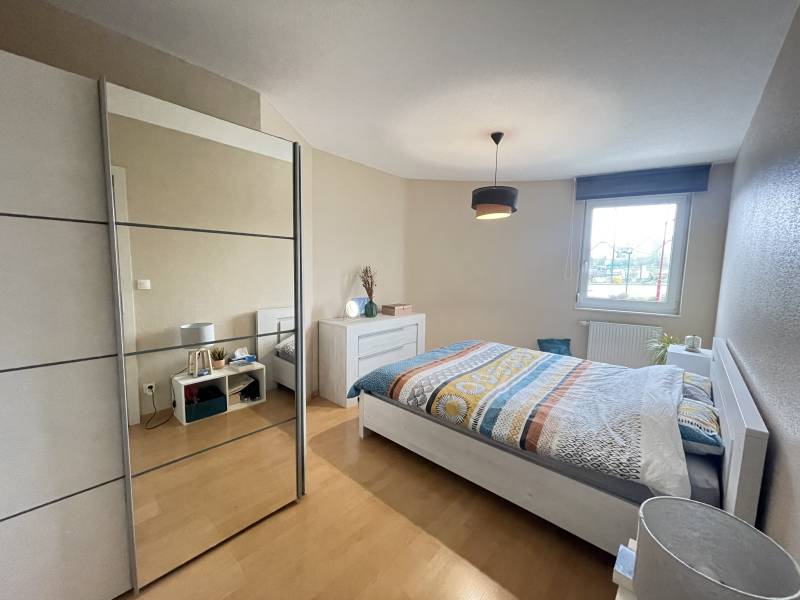 Bel appartement à louer de 3 pièces avec balcon et garage et une superficie de 71 m² sur NIEDERMODERN