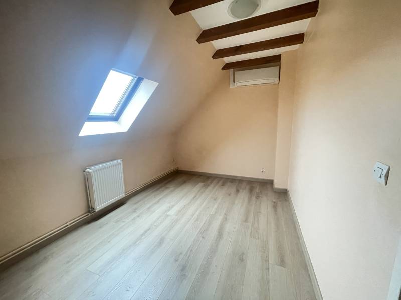 A louer maison de 4 pièces avec 2 chambres et une superficie de 105 m² sur Schwindratzheim