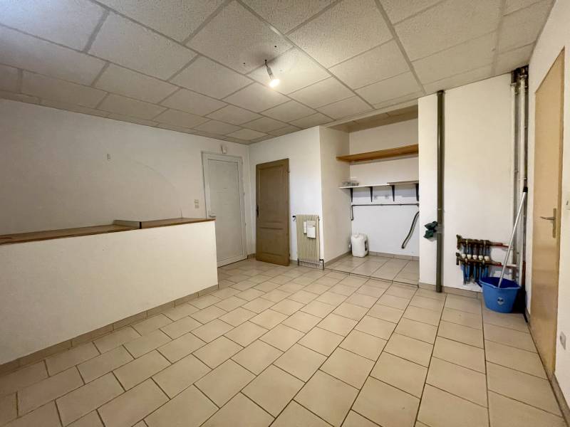 A louer dans votre agence immobilière maison de 6 pièces avec  4 chambres sur Schweighouse sur moder